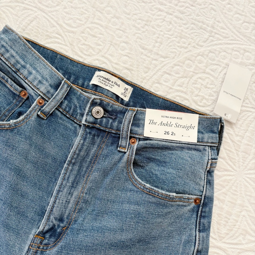 Abercrombie &‎ Fitch Ultra High Rise Ankle Straight Jeans Sz 26 Short - Picture 2 of 4